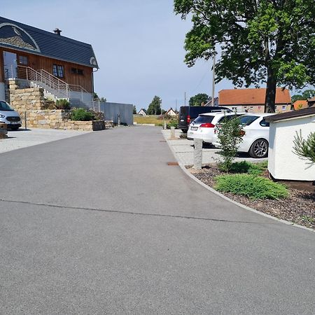 Familien- Und Apartmenthotel Lerchenberghof Walddorf  Exterior photo