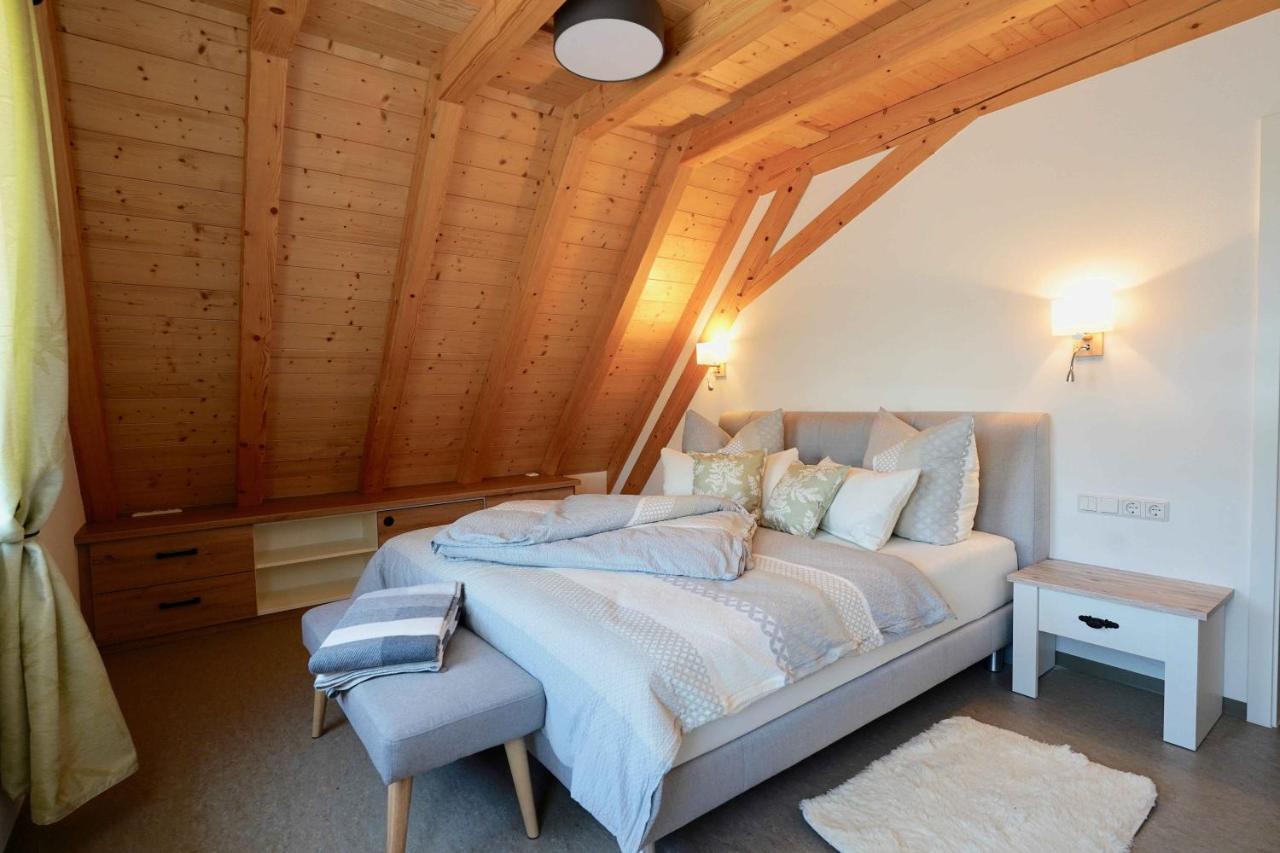 Familien- Und Apartmenthotel Lerchenberghof Walddorf  Exterior photo